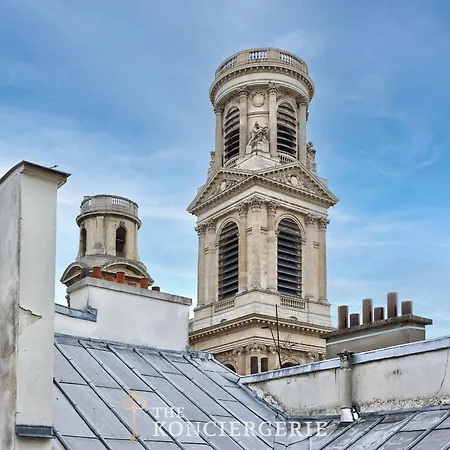 Raffine Pres De Saint-sulpice 아파트
