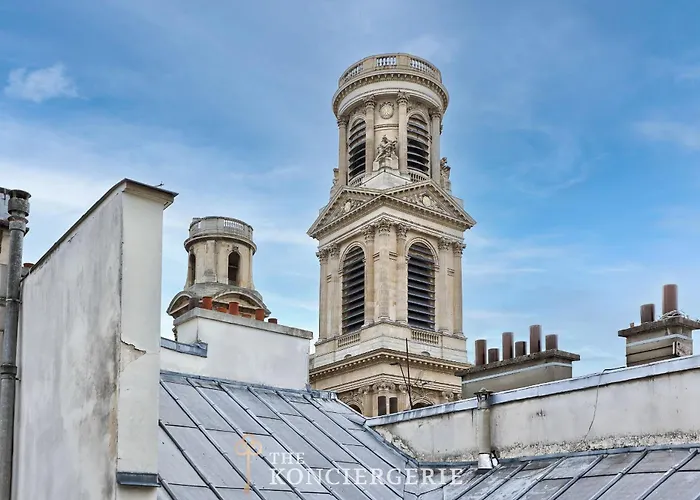 Raffine Pres De Saint-sulpice 아파트